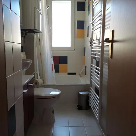 Apartment Quiet With View In Urban Location *